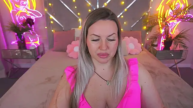 KiraCandyS online show from April 17, 8:11 pm