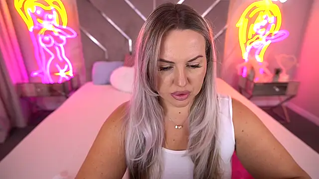 KiraCandyS online show from October 15, 1:19 pm