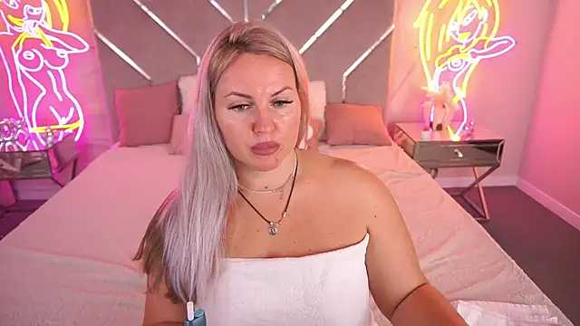 KiraCandyS online show from July 12, 7:04 pm