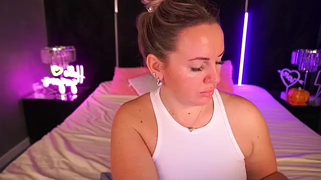 KiraCandyS online show from November 15, 3:21 am