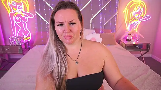KiraCandyS online show from June 11, 8:39 pm