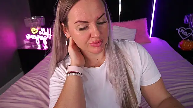 KiraCandyS online show from November 8, 3:32 am