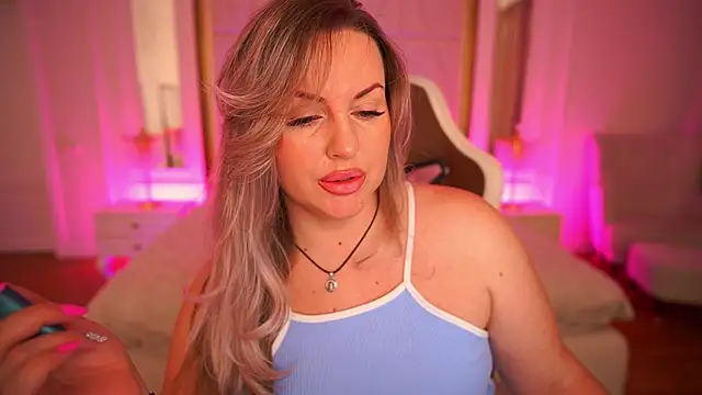 KiraCandyS online show from February 8, 10:18 pm