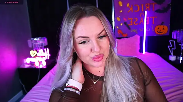 KiraCandyS online show from November 3, 10:35 pm