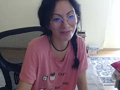 Snapshot of Emmatoo chatting on October 16, 9:39 am Emmatoo online show from October 16, 9:39 am