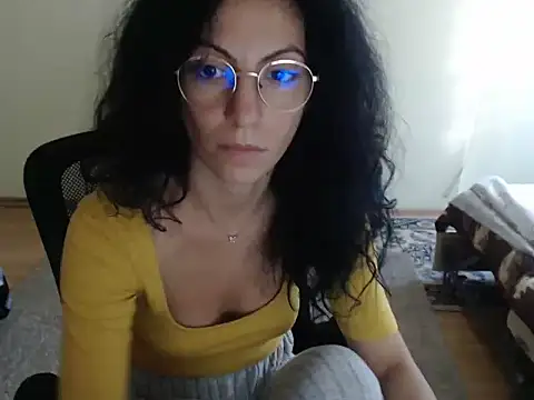 Snapshot of Emmatoo chatting on October 13, 1:34 pm Emmatoo online show from October 13, 1:34 pm