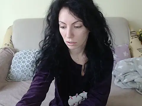 Snapshot of Emmatoo chatting on February 15, 9:52 am Emmatoo online show from February 15, 9:52 am