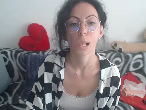 Emmatoo online show from April 15, 3:05 pm