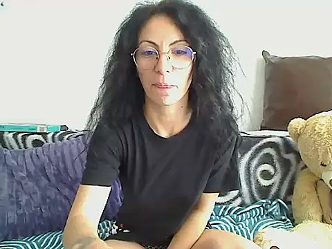 Emmatoo online show from April 3, 9:27 am