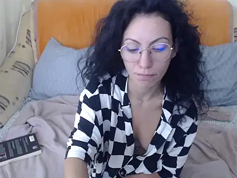 Emmatoo online show from November 2, 10:53 am