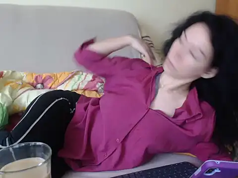 Snapshot of Emmatoo chatting on February 26, 7:41 am Emmatoo online show from February 26, 7:41 am