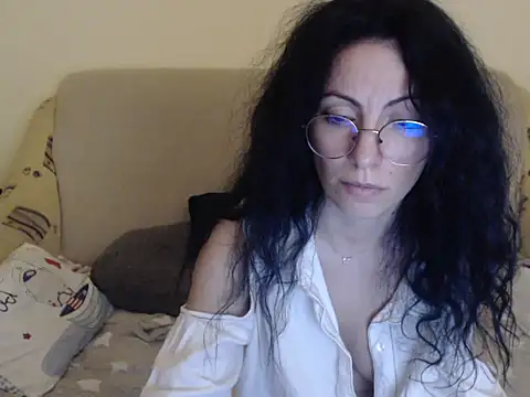 Snapshot of Emmatoo chatting on February 20, 7:49 pm Emmatoo online show from February 20, 7:49 pm