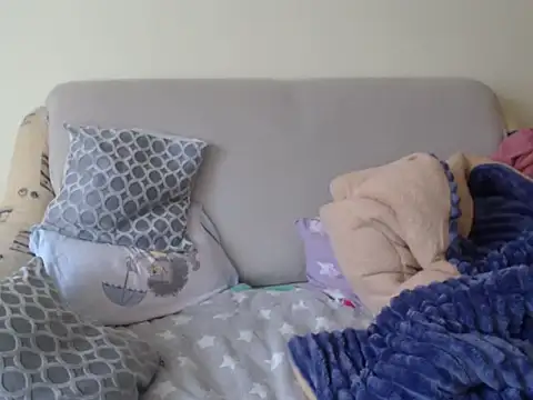 Snapshot of Emmatoo chatting on February 6, 9:27 am Emmatoo online show from February 6, 9:27 am