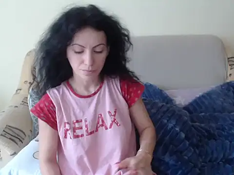 Snapshot of Emmatoo chatting on February 7, 10:56 am Emmatoo online show from February 7, 10:56 am