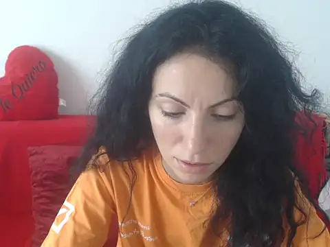 Snapshot of Emmatoo chatting on May 22, 9:18 am Emmatoo online show from May 22, 9:18 am
