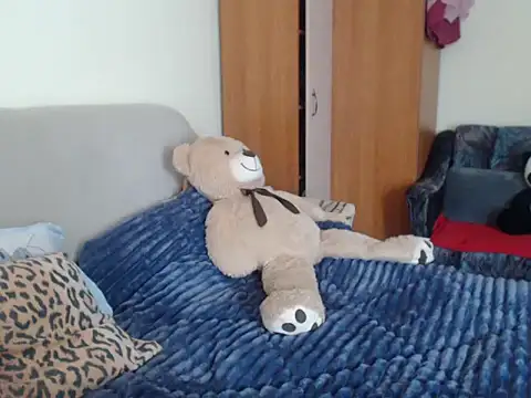 Snapshot of Emmatoo chatting on February 3, 10:53 am Emmatoo online show from February 3, 10:53 am