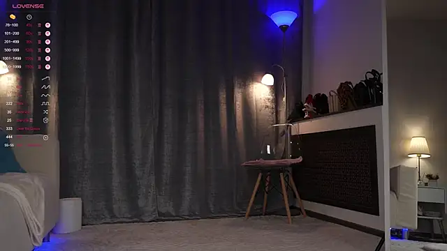Snapshot of Amely_Young chatting on September 15, 1:17 am Amely Young online show from September 15, 1:17 am