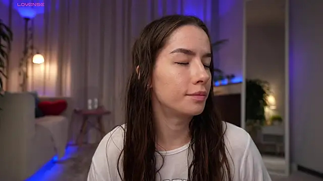 Amely Young online show from June 19, 2:06 am
