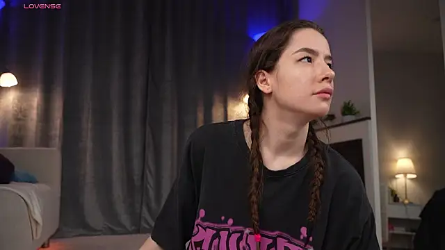 Amely Young online show from February 12, 2:22 am