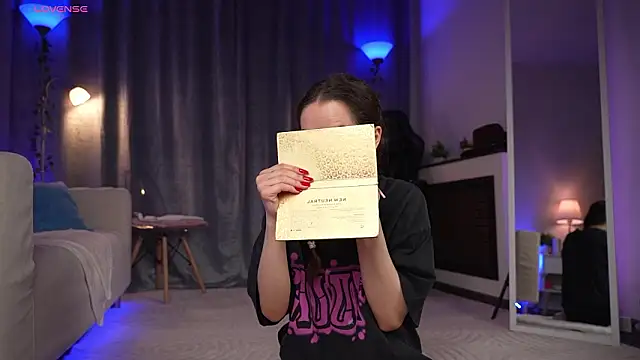 Amely Young online show from March 15, 3:35 am