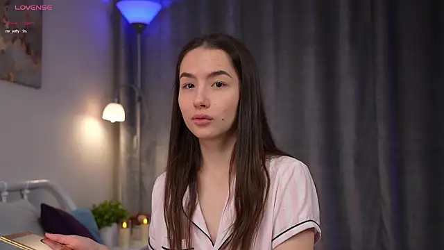 Snapshot of Amely_Young chatting on November 6, 3:10 am Amely Young online show from November 6, 3:10 am