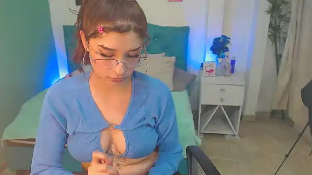 Snapshot of Cinthya-Gomez6 chatting on February 26, 3:10 pm Cinthya-Gomez6 online show from February 26, 3:10 pm