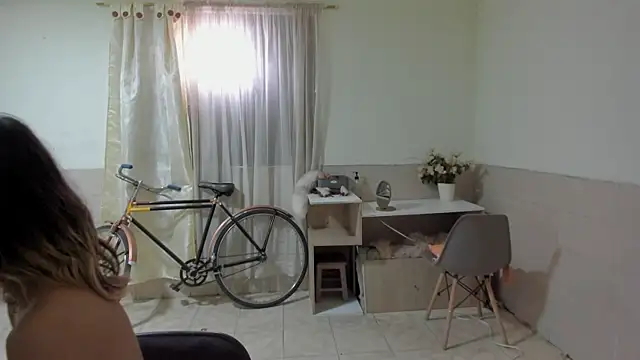 Snapshot of linnie_ chatting on October 29, 4:28 pm linnie online show from October 29, 4:28 pm