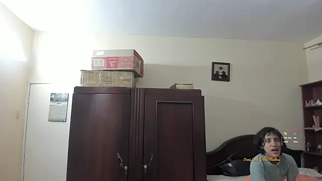 Snapshot of linnie_ chatting on February 28, 12:21 am linnie online show from February 28, 12:21 am