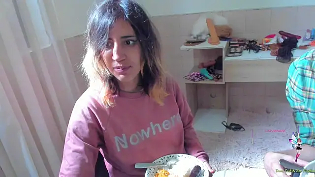 Snapshot of linnie_ chatting on September 17, 7:49 pm linnie online show from September 17, 7:49 pm