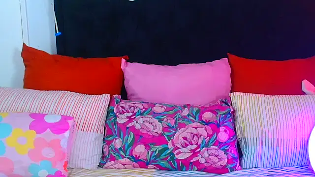 SAVAGExBOO online show from November 1, 6:02 pm