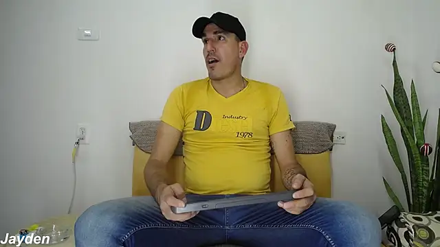 Snapshot of jayydenandjacob chatting on November 24, 6:52 pm jayydenandjacob online show from November 24, 6:52 pm