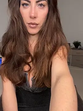 Eyline online show from December 4, 1:54 pm