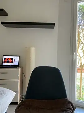 Eyline online show from April 8, 9:11 am