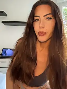 Eyline online show from April 18, 9:33 am