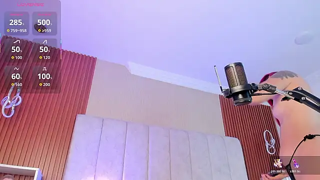 HannaRed  online show from February 5, 8:26 pm