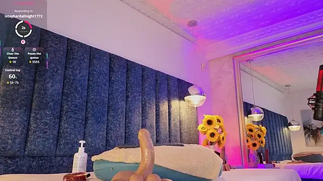 Snapshot of HannaRed_ chatting on June 29, 7:35 pm HannaRed online show from June 29, 7:35 pm