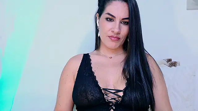 Pamela Rosal online show from January 11, 1:23 am