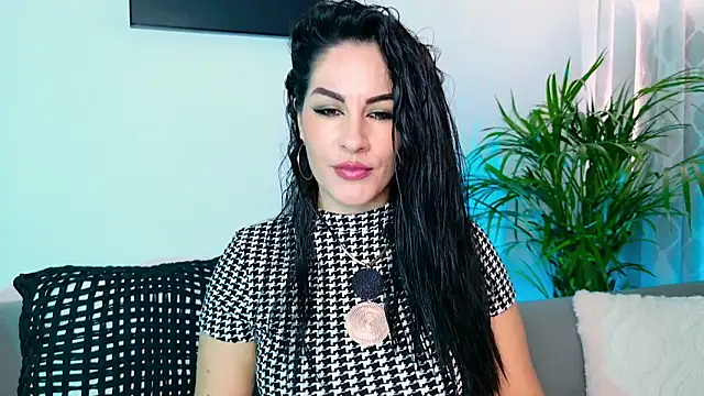 Pamela Rosal online show from May 11, 12:50 pm