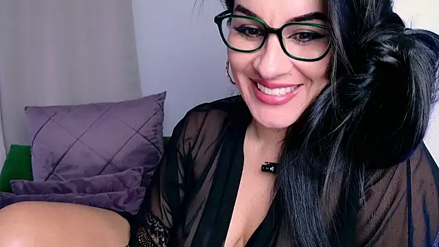 Pamela Rosal online show from May 3, 1:44 am