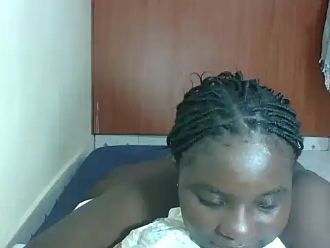 hotebbbyy online show from May 20, 3:47 am