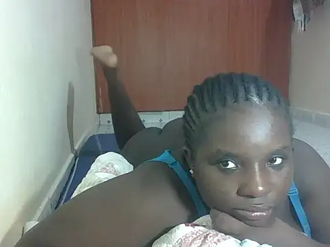 hotebbbyy online show from April 18, 7:58 pm