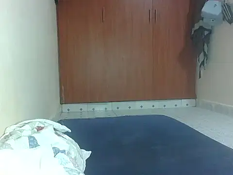 hotebbbyy online show from April 17, 5:38 pm