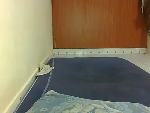 hotebbbyy online show from April 4, 10:55 am