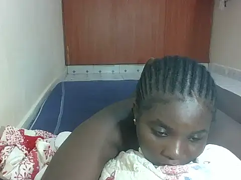 hotebbbyy online show from April 20, 5:03 pm