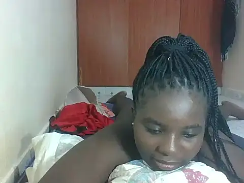 hotebbbyy online show from May 14, 12:35 pm