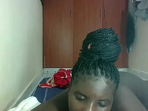 hotebbbyy online show from May 14, 12:29 am
