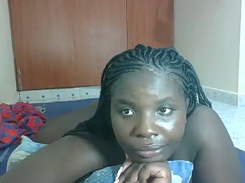 hotebbbyy online show from March 25, 5:23 pm