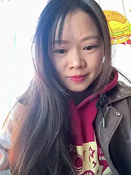 Snapshot of Hellen_111 chatting on November 29, 4:23 am Hellen 111 online show from November 29, 4:23 am