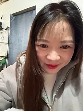 Snapshot of Hellen_111 chatting on November 24, 6:35 am Hellen 111 online show from November 24, 6:35 am