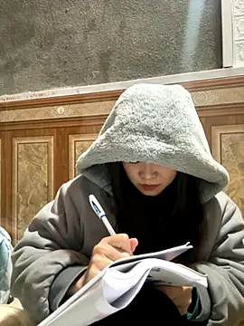 Snapshot of Hellen_111 chatting on November 4, 9:46 am Hellen 111 online show from November 4, 9:46 am